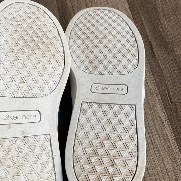 Skechers air cooled Memory Foam shoes size 2.5 - Picture 10 of 12